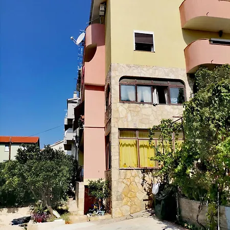 Mia Apartment